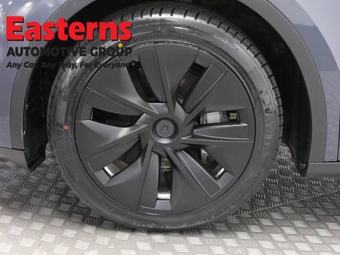 Used 2023 Tesla Model Y Long Range AWD/4WD image 25