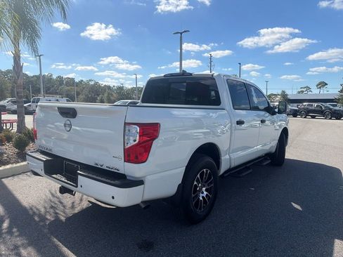 Used 2024 Nissan Titan SV w/ SV Convenience Package image 8