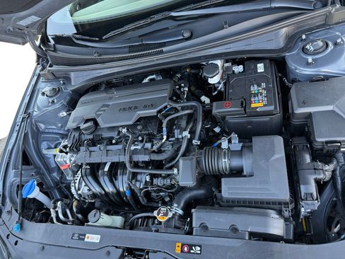 Used 2024 Hyundai Elantra SEL FWD image 13