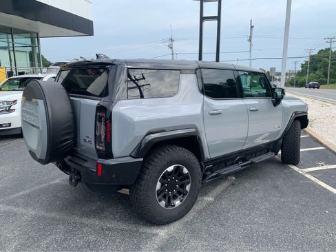 Used 2024 GMC Hummer EV 2X w/ Extreme Off-Road Package AWD/4WD image 7