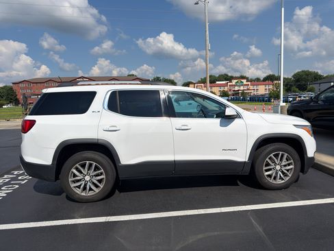 Used 2017 GMC Acadia SLE w/ Driver Alert Package I FWD image 6