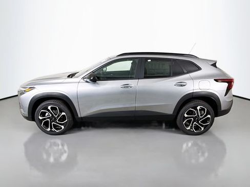 New 2026 Chevrolet Trax RS w/ Driver Confidence Package FWD image 4