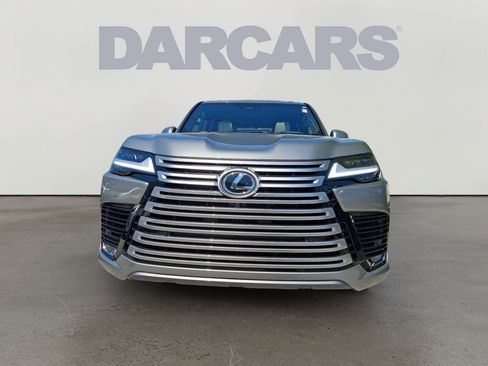 Used 2026 Lexus LX 600 4WD w/ Luxury Package image 2