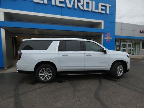 New 2026 Chevrolet Suburban Premier w/ Sun And Tow Package image 2