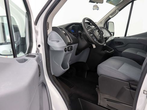 Used 2019 Ford Transit 350 XLT image 16