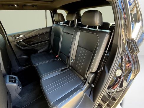 Used 2023 Volkswagen Tiguan SE R-Line image 22