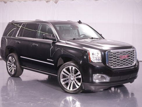 Used 2020 GMC Yukon Denali w/ Denali Premium Package image 13