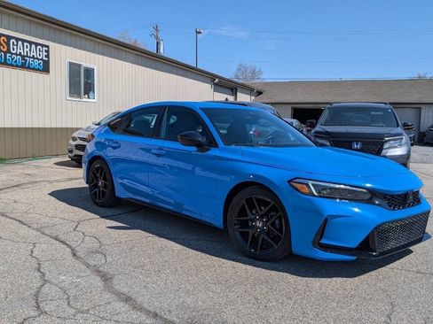 Used 2023 Honda Civic Sport image 5