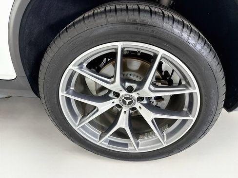Used 2020 Mercedes-Benz GLC 300 image 30