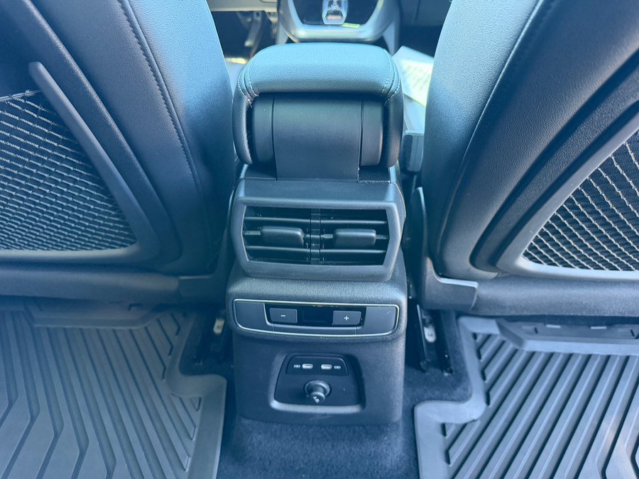 Used 2023 Audi Q4 e-tron Premium Plus w/ Premium Plus RWD image 40