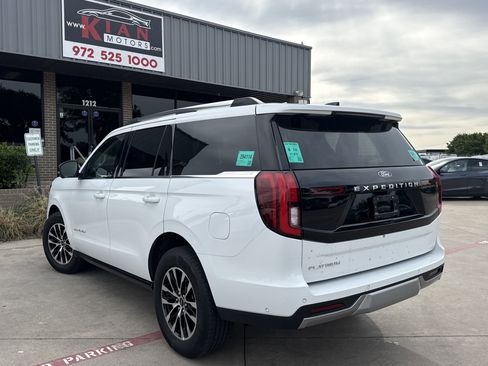 Used 2025 Ford Expedition Platinum image 2