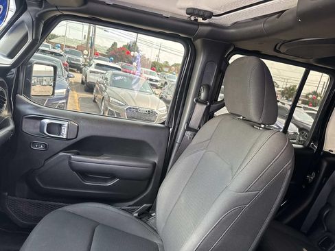 Used 2023 Jeep Gladiator Sport AWD/4WD image 16