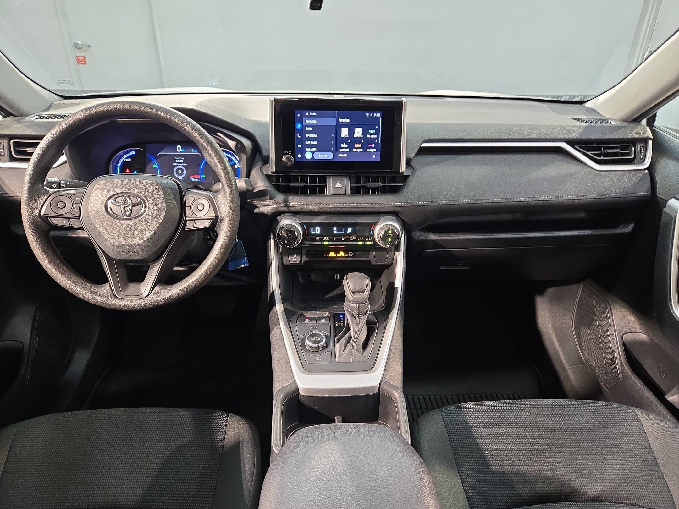 Certified 2024 Toyota RAV4 LE AWD/4WD image 10