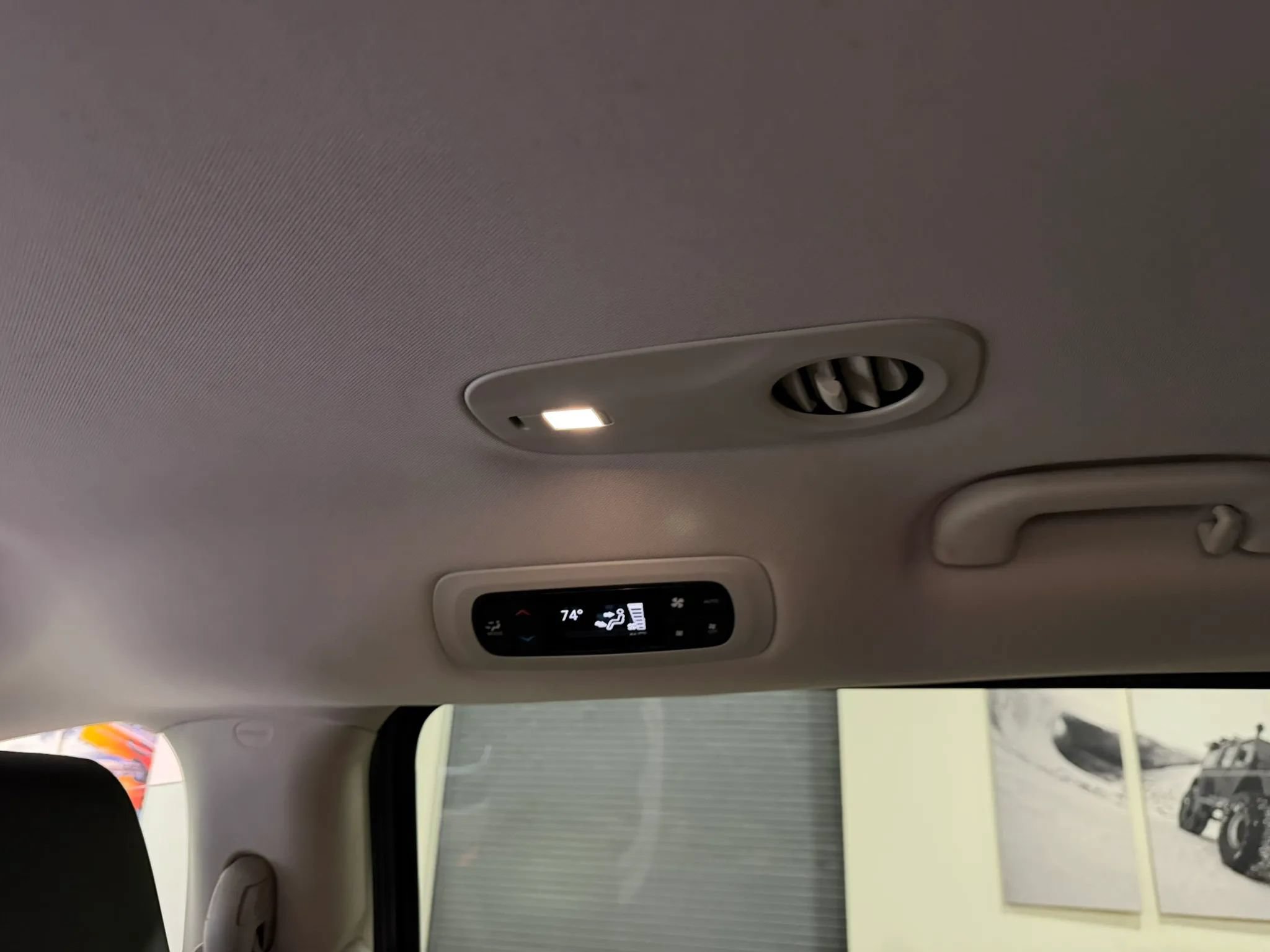 Used 2023 Chrysler Pacifica Touring-L FWD image 50