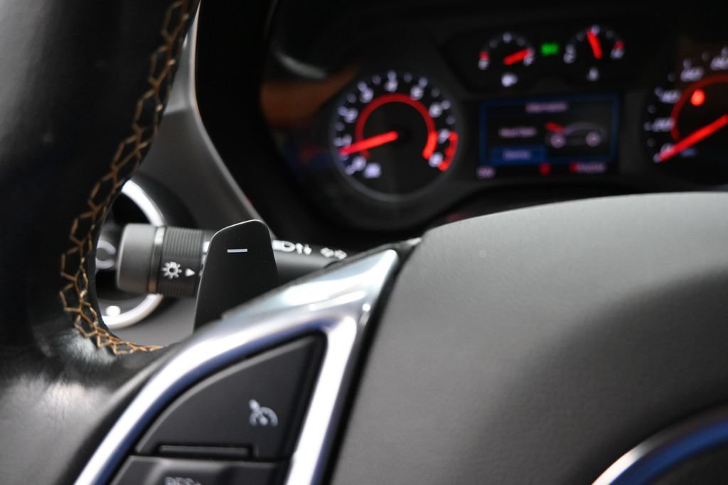 Used 2020 Chevrolet Camaro LT w/ Technology Package RWD image 20