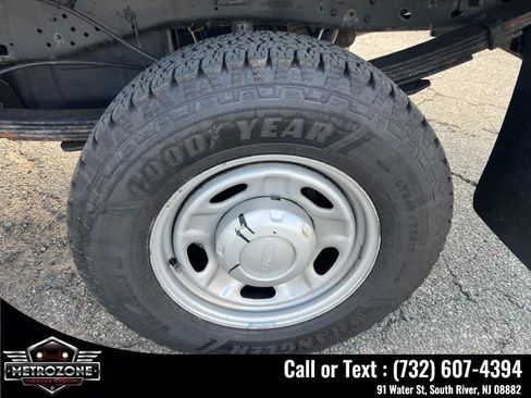 Used 2011 Ford F250 XL w/ Snow Plow Prep Pkg AWD/4WD image 24