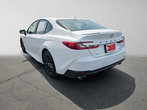 Used 2026 Toyota Camry SE FWD image 5