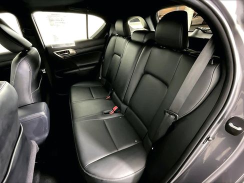 Used 2016 Lexus CT 200h image 18