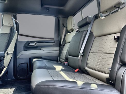 New 2026 Chevrolet Silverado 2500 ZR2 w/ LPO, Dark Essentials Package AWD/4WD image 31