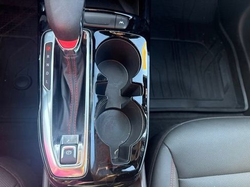 Used 2025 Chevrolet Trax RS w/ Sunroof Package FWD image 20