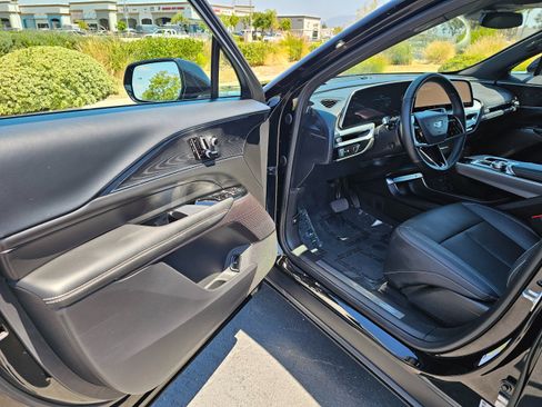 Used 2024 Cadillac Lyriq Luxury RWD image 15