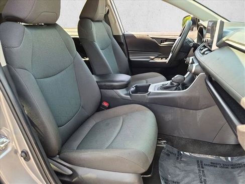 Used 2025 Toyota RAV4 XLE AWD/4WD image 20
