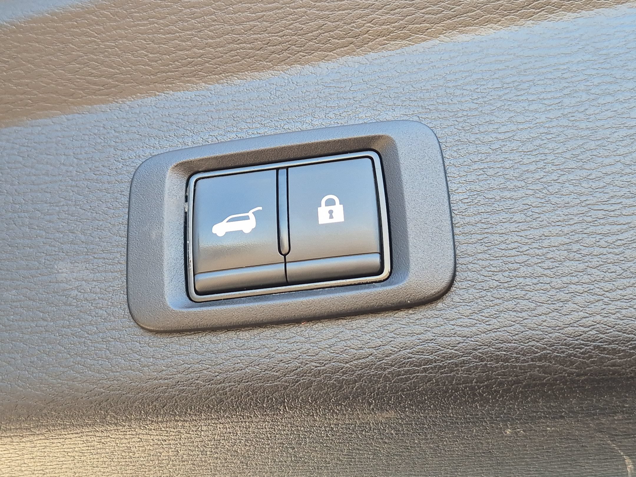 Used 2024 Mitsubishi Outlander SEL AWD/4WD image 24