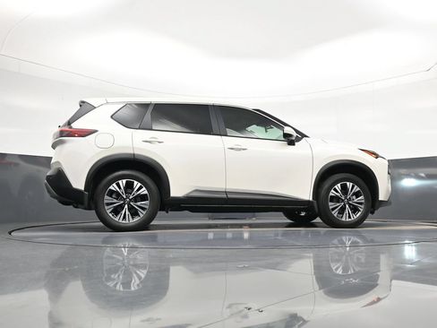 Certified 2023 Nissan Rogue SV FWD image 23