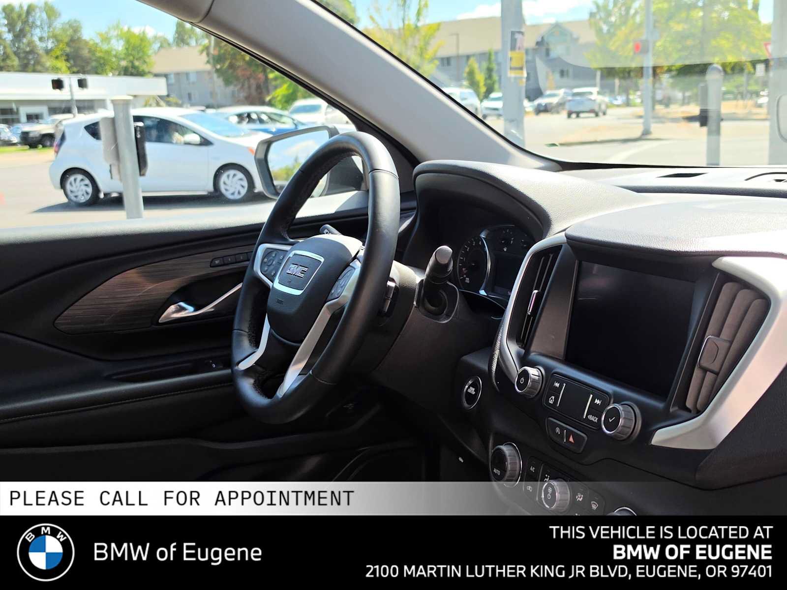 Used 2024 GMC Terrain SLT AWD/4WD image 12