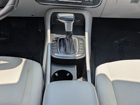 Used 2025 Hyundai Kona SEL FWD image 20