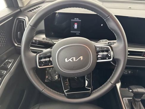 Certified 2025 Kia Sorento S image 25