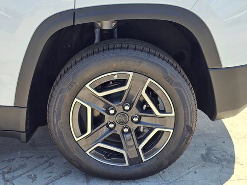 New 2026 Jeep Cherokee Laredo AWD/4WD image 11