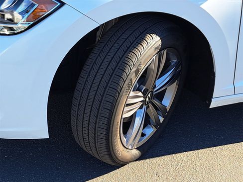 Used 2022 Volkswagen Jetta SE image 32