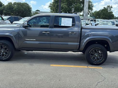 Used 2022 Toyota Tacoma SR5 w/ Technology Package RWD image 4