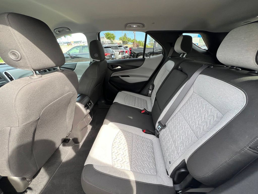 Used 2022 Chevrolet Equinox LS w/ LS Convenience Package FWD image 19