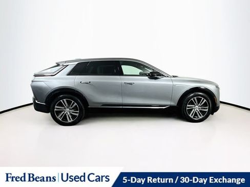 Used 2024 Cadillac Lyriq Luxury AWD/4WD image 11