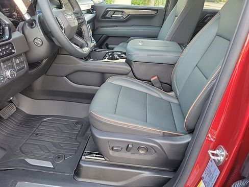 New 2026 GMC Yukon AT4 w/ AT4 Premium Plus Package image 10