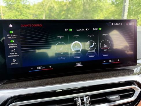 Used 2023 BMW 330e xDrive 330e xDrive w/ Premium Package image 27