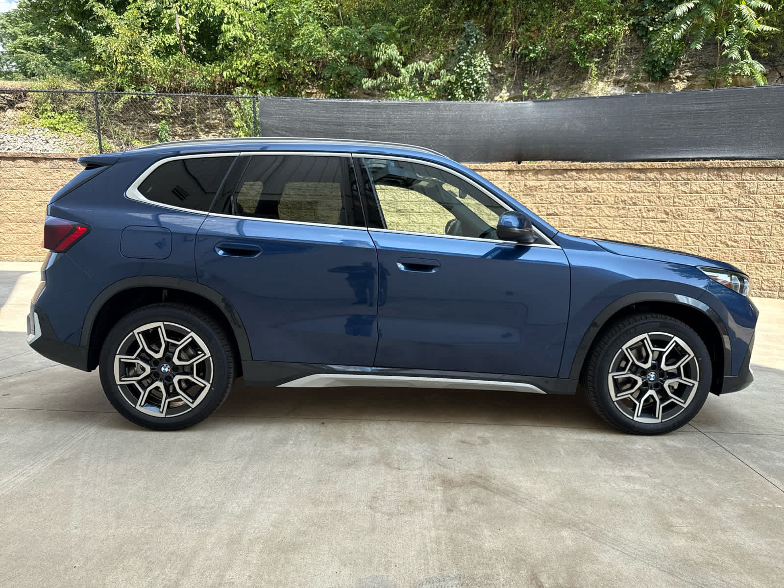 Used 2025 BMW X1 xDrive28i w/ Convenience Package AWD/4WD image 7
