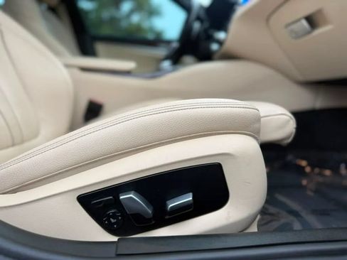 Used 2019 BMW 530i xDrive AWD/4WD image 32