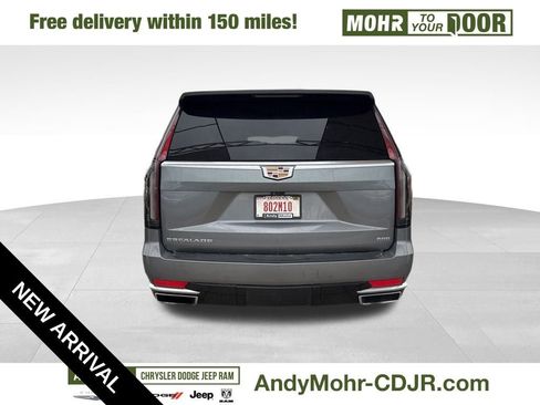 Used 2021 Cadillac Escalade ESV Premium Luxury w/ Driver Assist Tech Package image 6