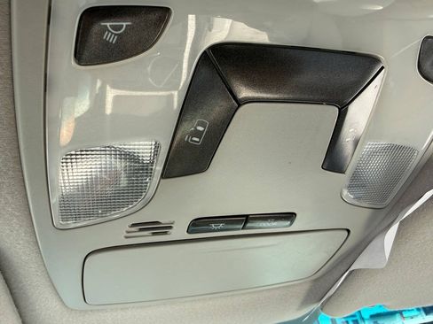 Used 2014 Toyota Sienna LE FWD image 27