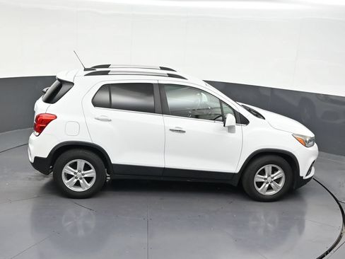 Used 2019 Chevrolet Trax LT w/ LT Convenience Package FWD image 20