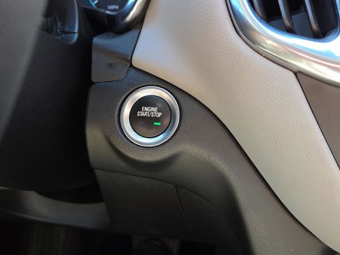 Used 2020 Chevrolet Equinox LS image 22