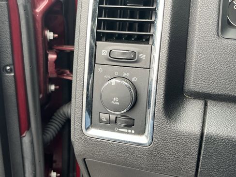 Used 2016 RAM 1500 Laramie AWD/4WD image 34