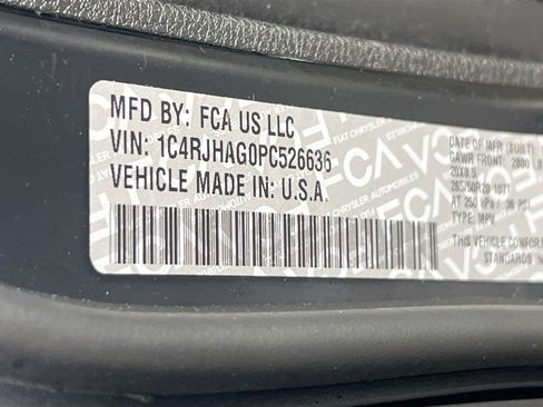Used 2023 Jeep Grand Cherokee Altitude AWD/4WD image 31