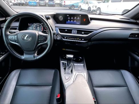 Used 2021 Lexus UX 200 FWD image 10