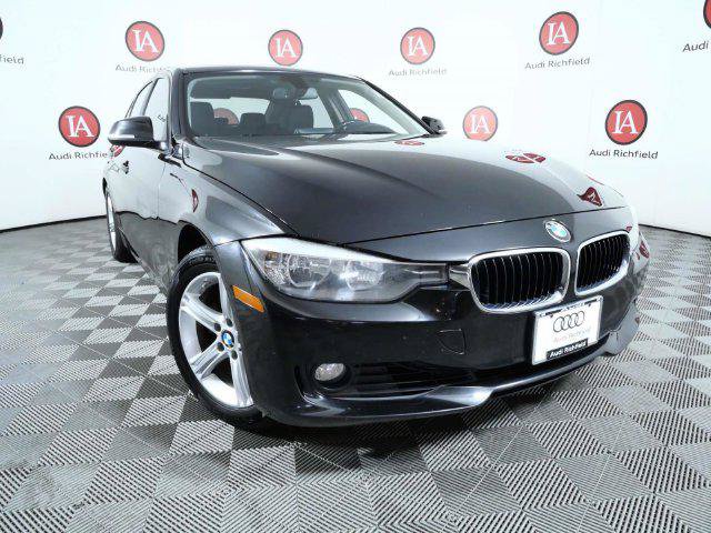 Used 2013 BMW 328i xDrive Sedan AWD/4WD image 2