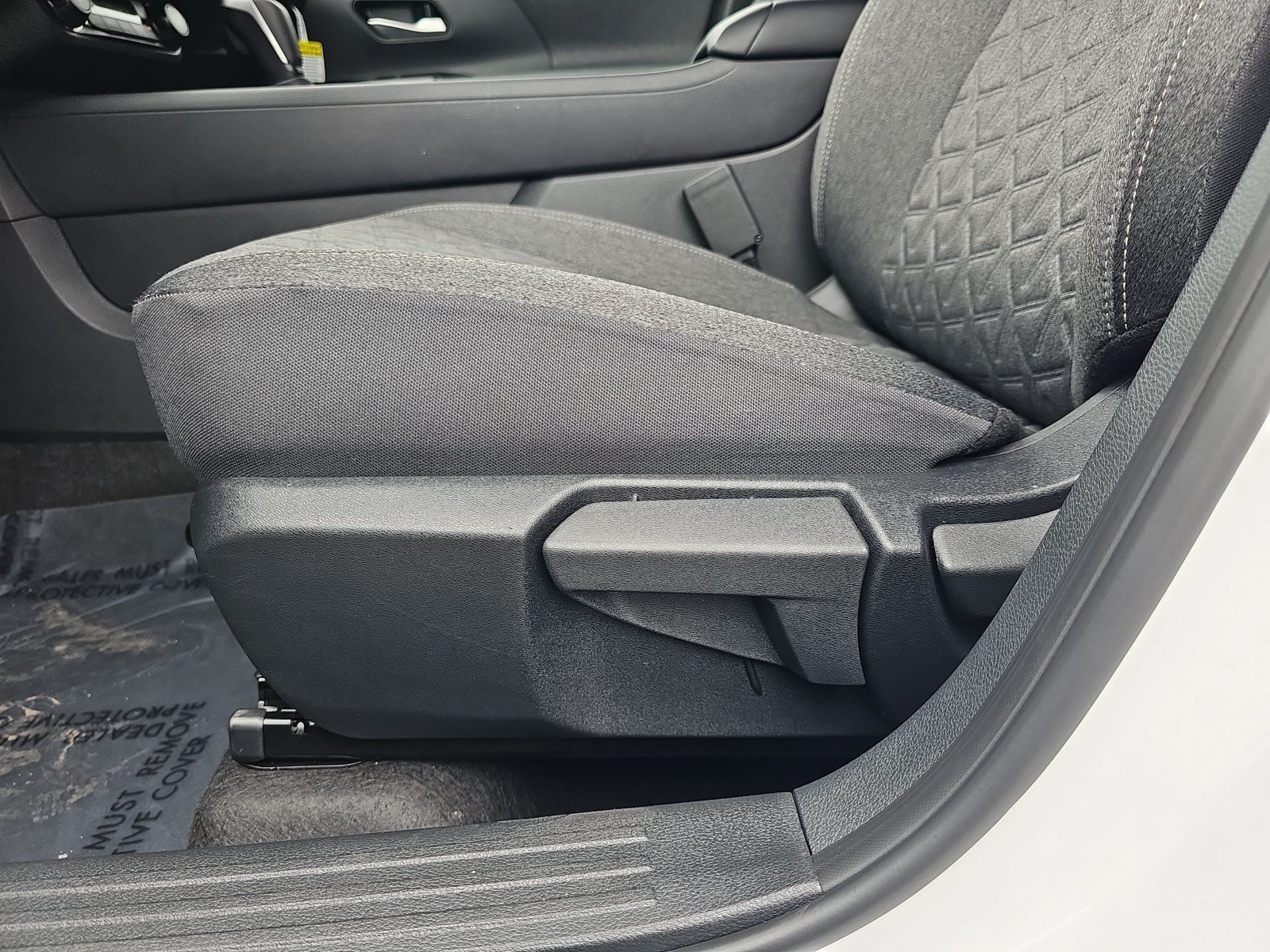 Used 2026 Nissan Kicks SV w/ SV Premium Package FWD image 25