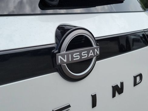 New 2026 Nissan Pathfinder Platinum FWD image 11